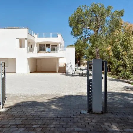 Appartamento Dei Pini Vista Mare *