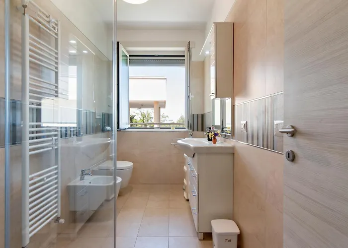 Appartamento Dei Pini Vista Mare *