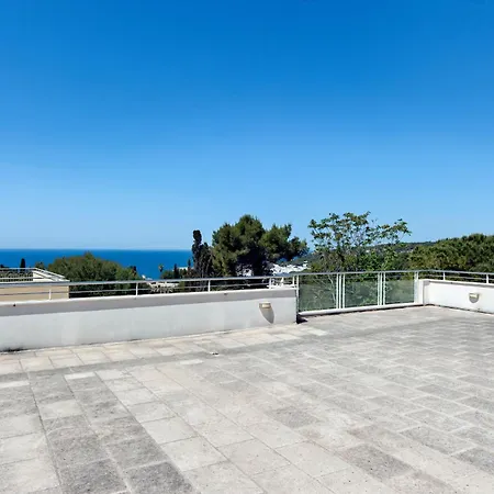Dei Pini Vista Mare Apartment *