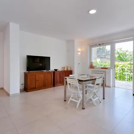 Dei Pini Vista Mare Apartment *